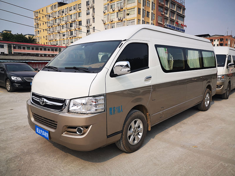 China Guangzhou Car Rental Company Rents 18 seater Minibus with Driver and Free Day Service