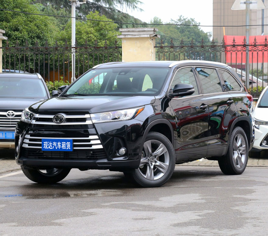 Guangzhou car rental company rents Toyota Highlander off-road vehicle