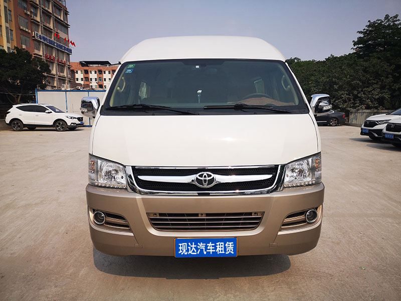 China Guangzhou Car Rental Company Rents 18 seater Minibus with Driver and Free Day Service