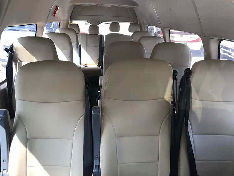 China Guangzhou Car Rental Company Rents 18 seater Minibus with Driver and Free Day Service