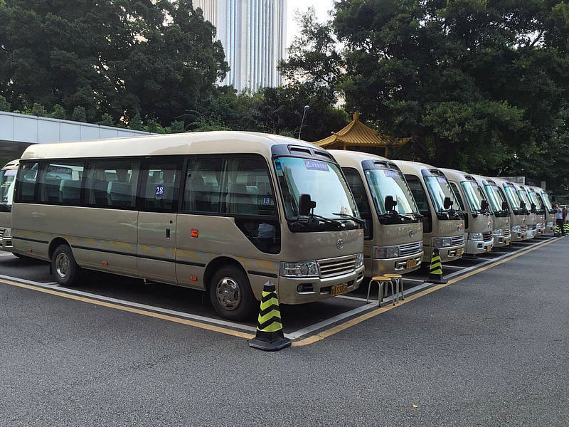 Guangzhou Toyota China Bus Rental with Driver Charter Company