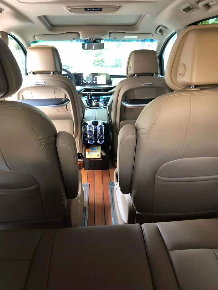 Rent a 7-seater Buick GL8 business vehicle 653T with a driver in Guangzhou, with an annual fee included