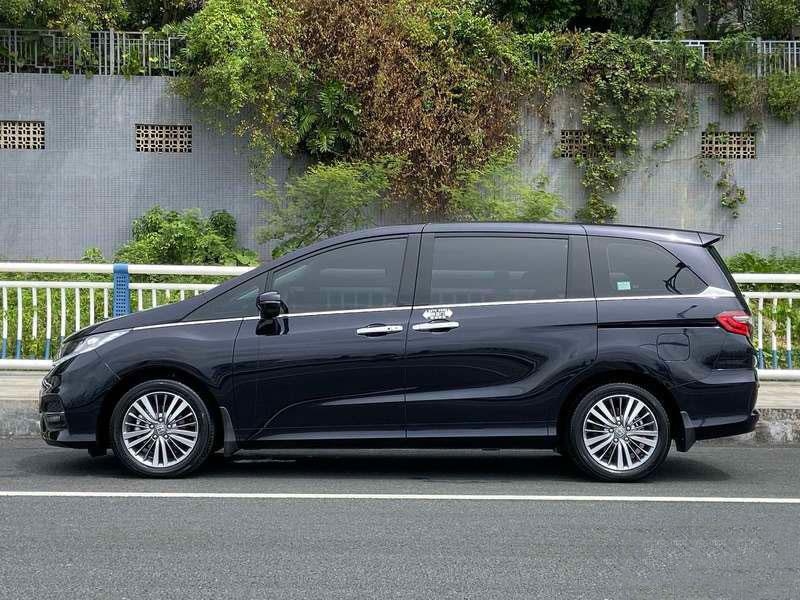 Rental of 7-seater Odyssey Business Bus at Guangzhou Baiyun Airport South Station