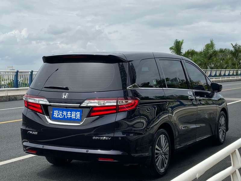 Rental of 7-seater Odyssey Business Bus at Guangzhou Baiyun Airport South Station