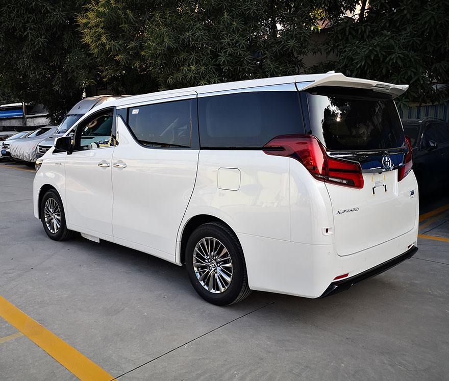 New 7-seater Toyota Alphard Business Vehicle for Rent in Guangzhou,Xianda is the preferred car rental company in Guangzhou,Guangdong Province,China