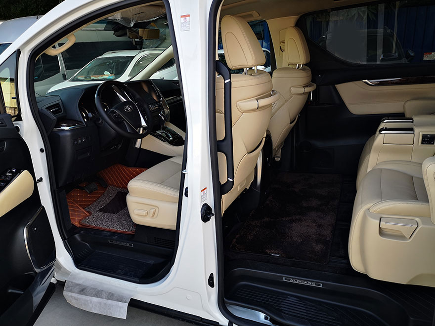 New 7-seater Toyota Alphard Business Vehicle for Rent in Guangzhou,Xianda is the preferred car rental company in Guangzhou,Guangdong Province,China