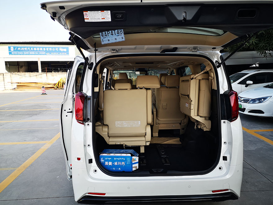 New 7-seater Toyota Alphard Business Vehicle for Rent in Guangzhou,Xianda is the preferred car rental company in Guangzhou,Guangdong Province,China