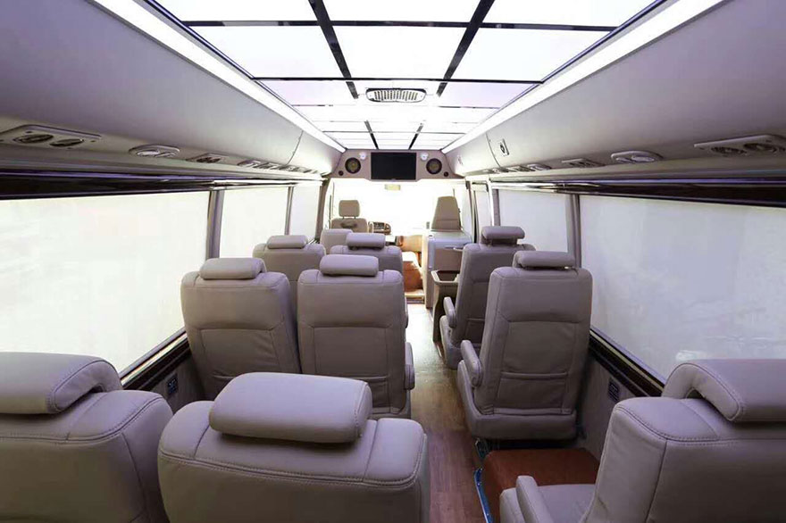 Guangzhou Baiyun International Airport Luxury Bus Rental Company