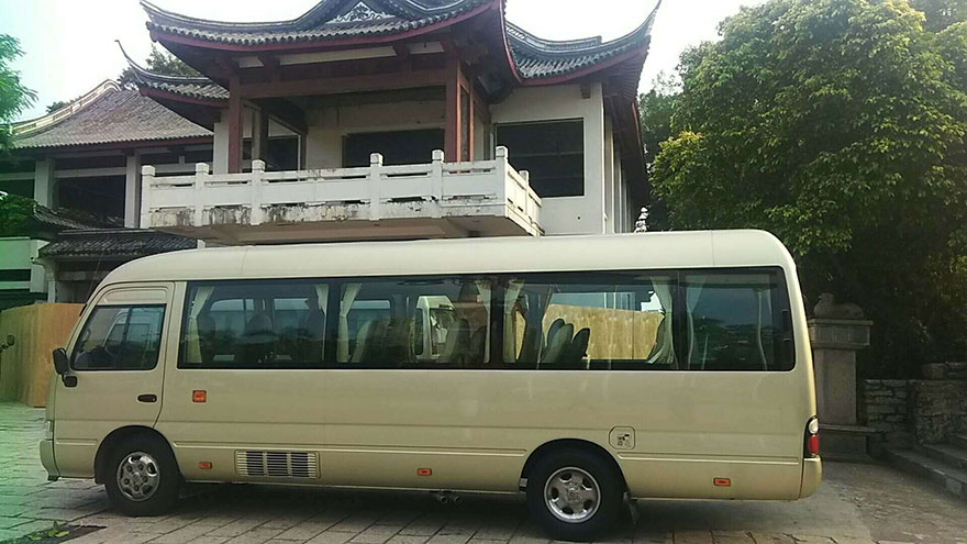 Guangzhou Baiyun International Airport Luxury Bus Rental Company