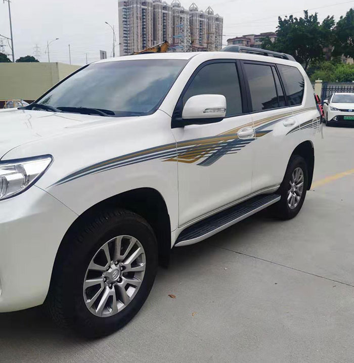 Guangzhou equipped driver self driving rental 7-seater land cruiser Toyota Land Cruiser SUV off-road vehicle