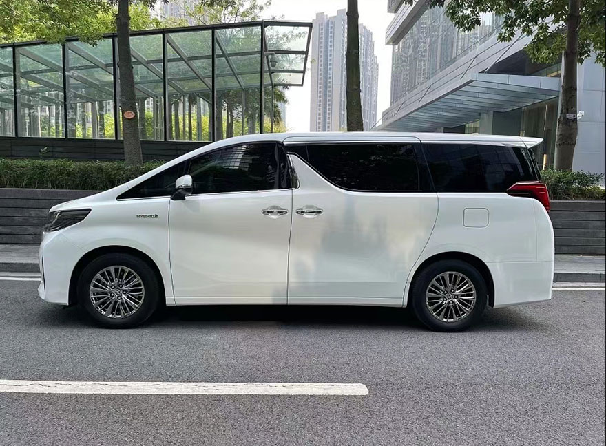 New 7-seater Toyota Alphard Business Vehicle for Rent in Guangzhou,Xianda is the preferred car rental company in Guangzhou,Guangdong Province,China