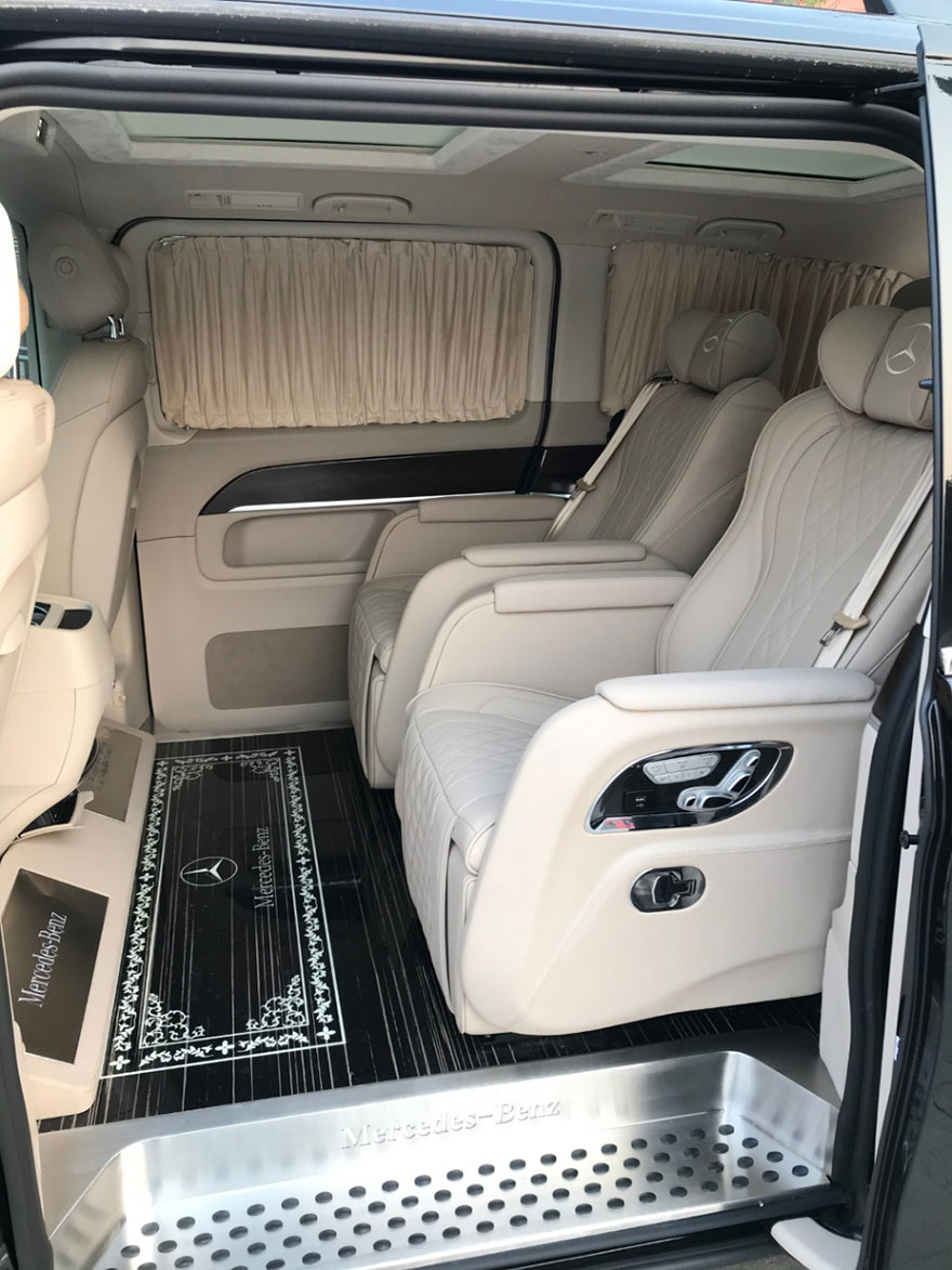 Renting the latest Mercedes Benz V260L luxury dual electric door 7-seater MPV from Guangzhou,Guangdong