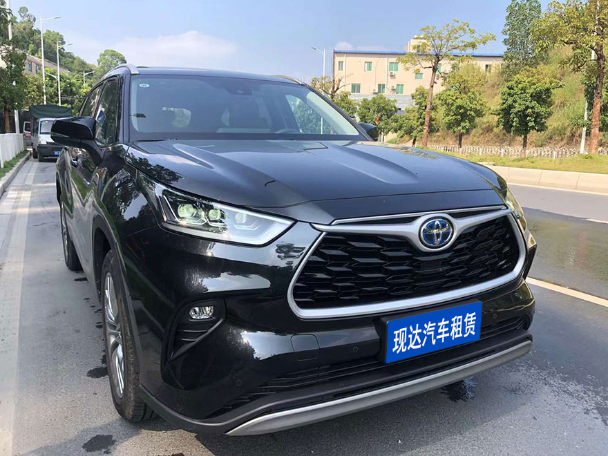 Renting Toyota Highlander SUV Business Vehicle in Guangzhou Guangdong