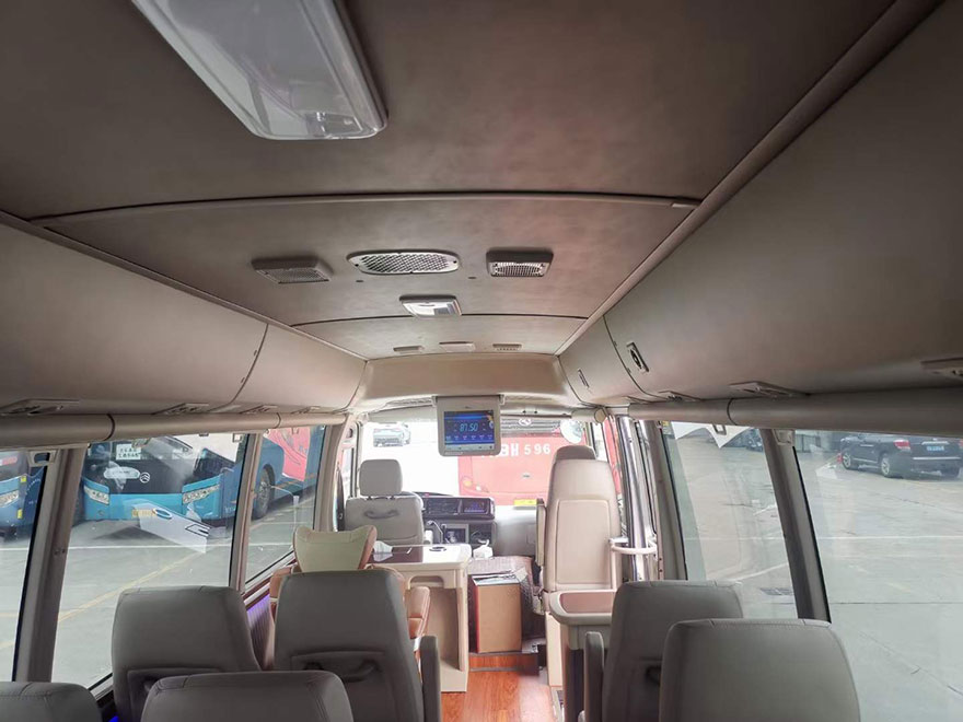 Guangdong Guangzhou Luxury Toyota Coaster Business Car Rental Company with Driver