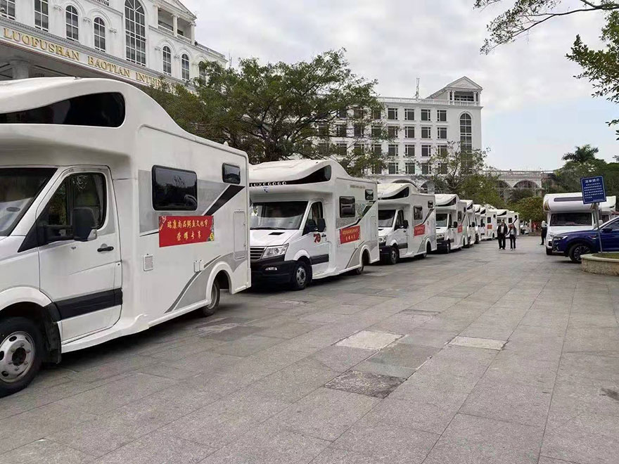 Guangzhou Guangdong equipped with a driver for self driving Iveco RV rental