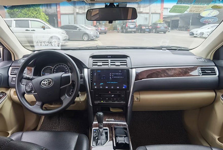 Guangzhou Comfort Toyota Camry Sedan Self driving Rental Company