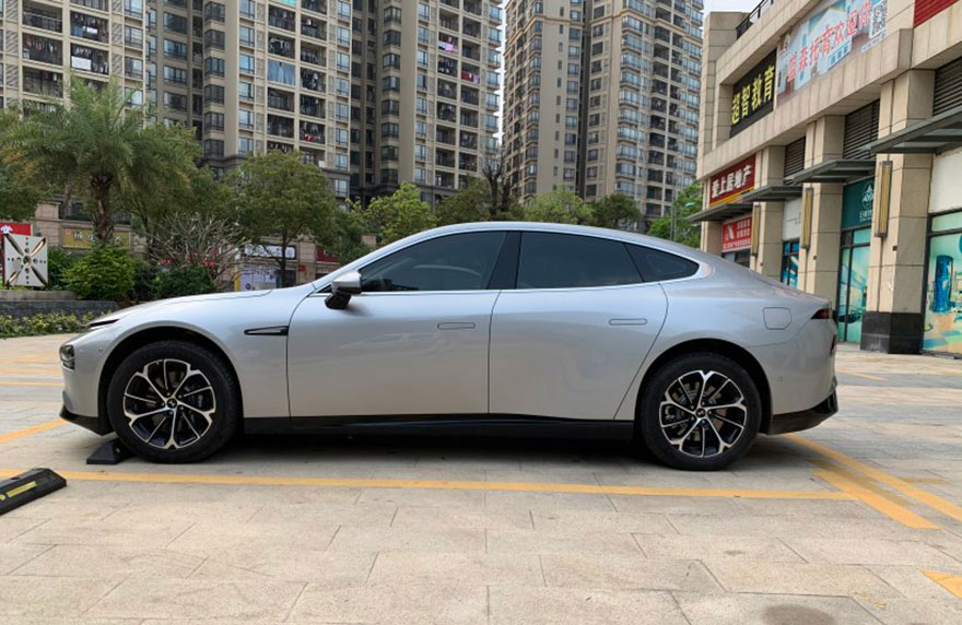 Rent Xiaopeng P7 pure electric vehicle in Guangzhou