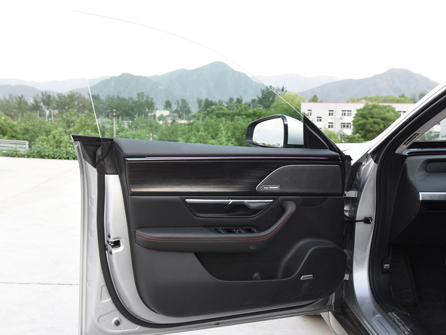 Rent Xiaopeng P7 pure electric vehicle in Guangzhou