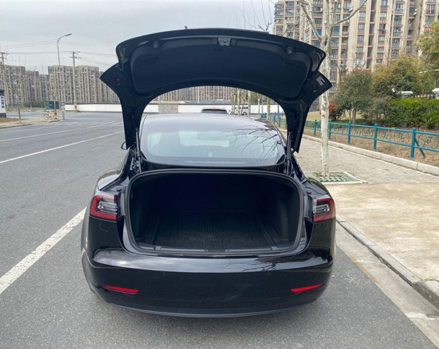 Guangzhou Car Rental Company Rents Tesla Model 3