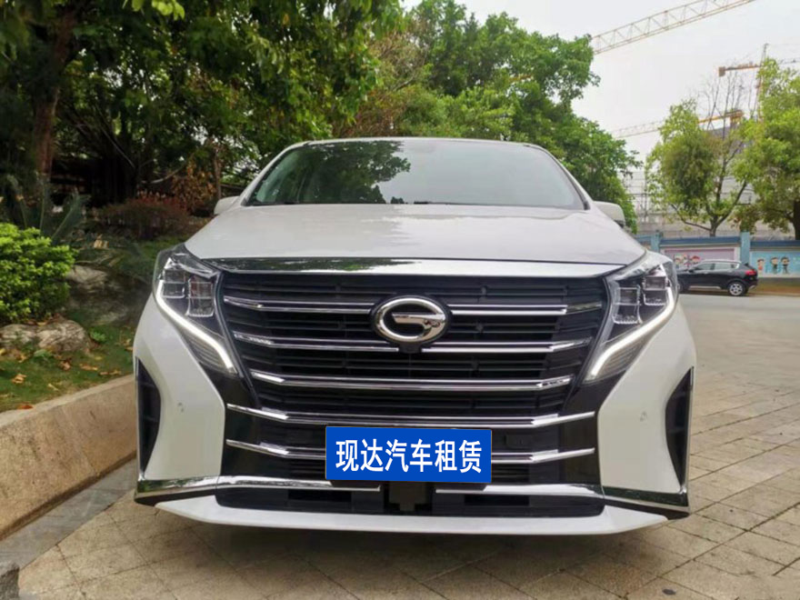 Chinese Guangzhou driver accompanies rental of 7-seater MPV commercial vehicle