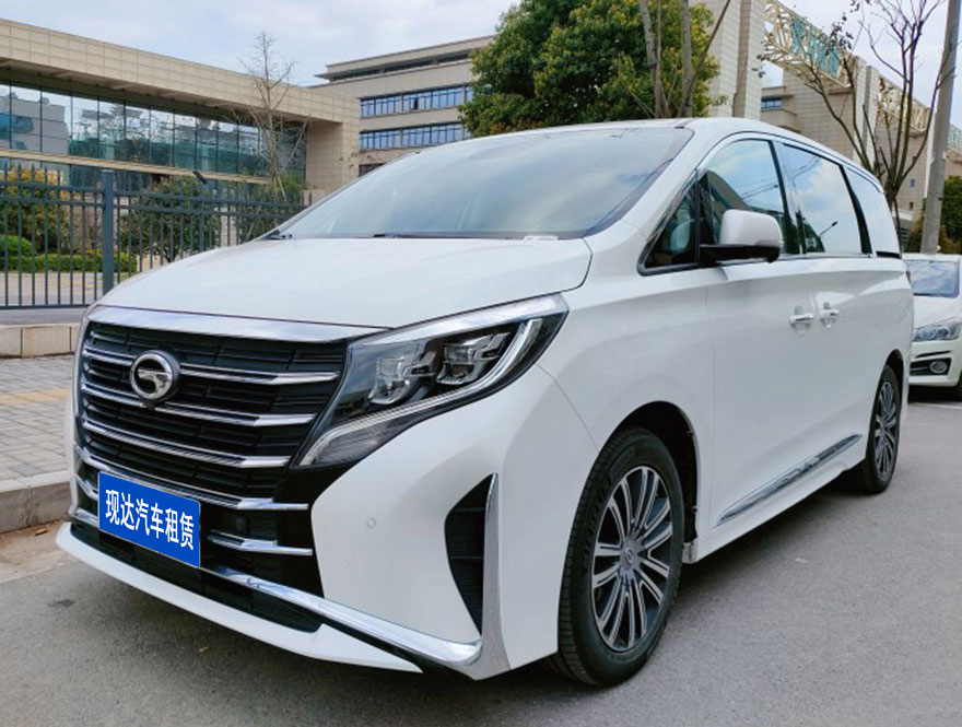 Chinese Guangzhou driver accompanies rental of 7-seater MPV commercial vehicle