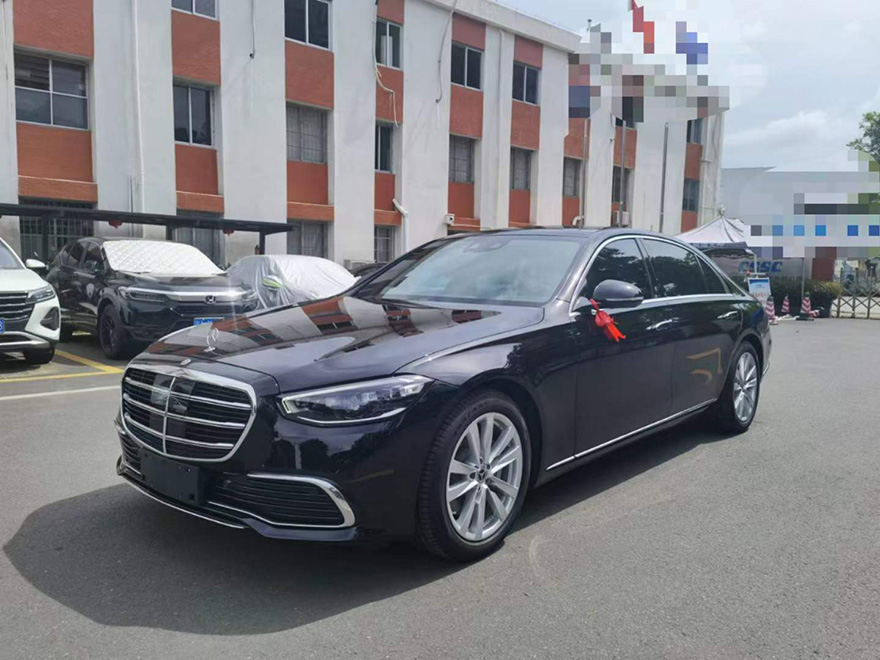 Guangzhou self driving with driver to rent new Mercedes Benz S400