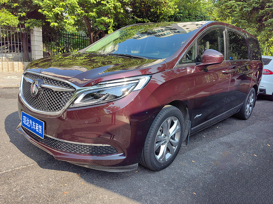 How much does it cost to rent a 7-seater Buick GL8 MPV business car with a driver in Guangzhou,Guangdong