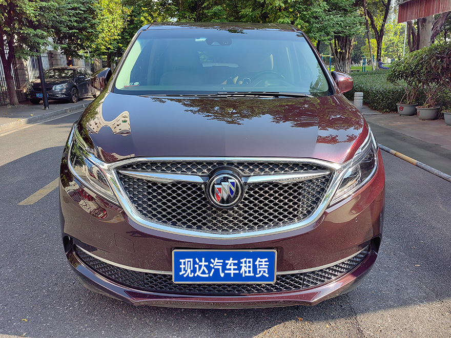 How much does it cost to rent a 7-seater Buick GL8 MPV business car with a driver in Guangzhou,Guangdong