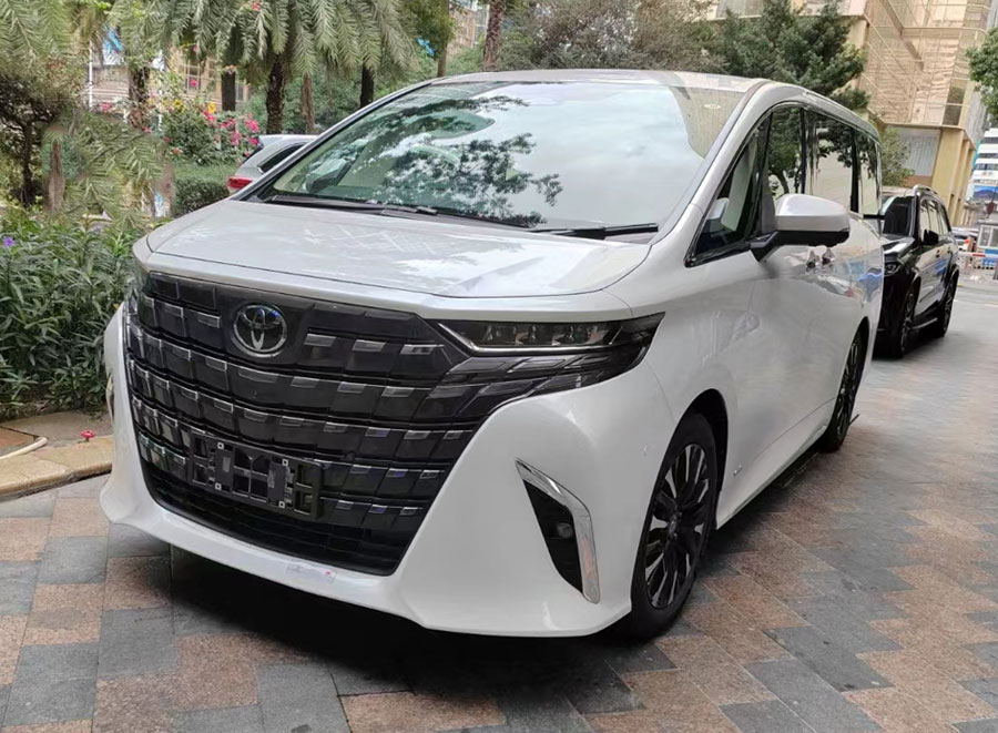 Guangzhou Taxi 2024 Toyota Alphard Business Vehicle with Driver Charter (7-seater),Xianda is the preferred car rental company in Guangzhou,Guangdong Province,China