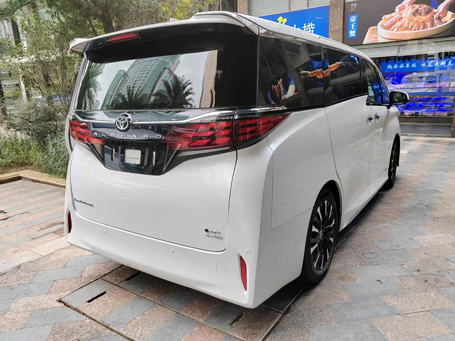 Guangzhou Taxi 2024 Toyota Alphard Business Vehicle with Driver Charter (7-seater),Xianda is the preferred car rental company in Guangzhou,Guangdong Province,China