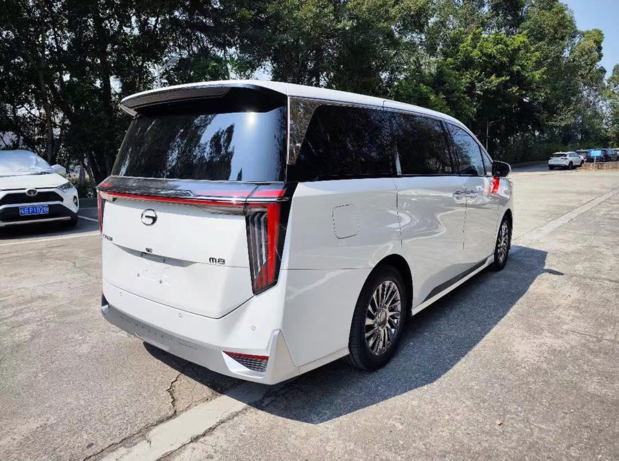 Guangzhou rental of the latest GAC Trumpchi 7-seater M8 MPV with driver's self driving package annual rental business vehicle