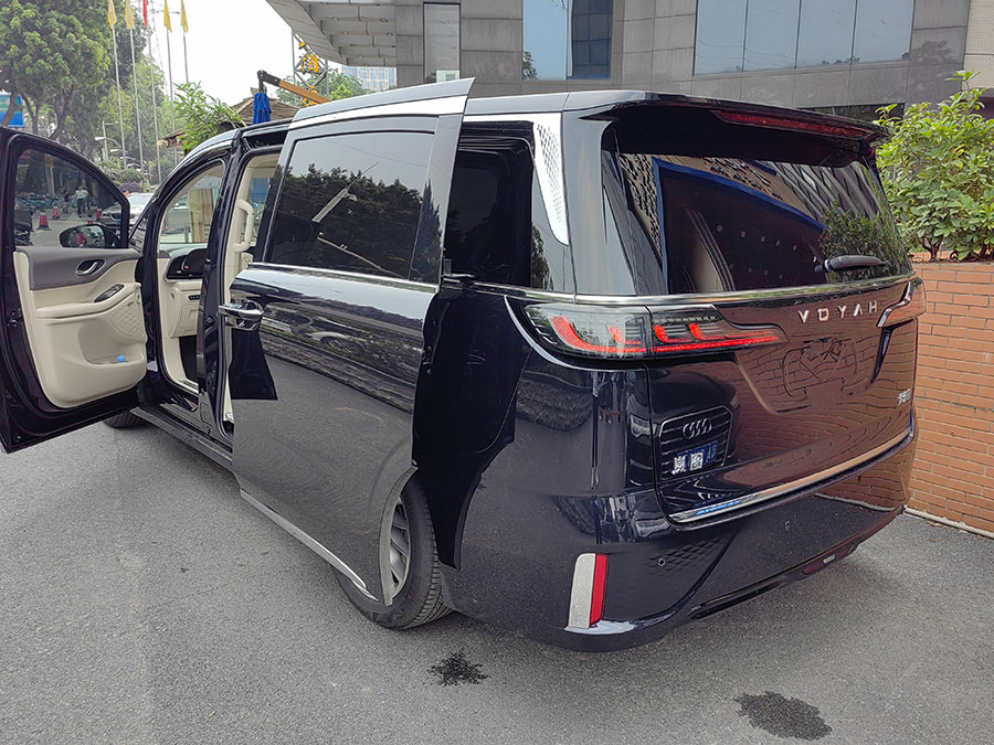 Lantu Dreamer 7-seater commercial car rental company in Guangzhou, China